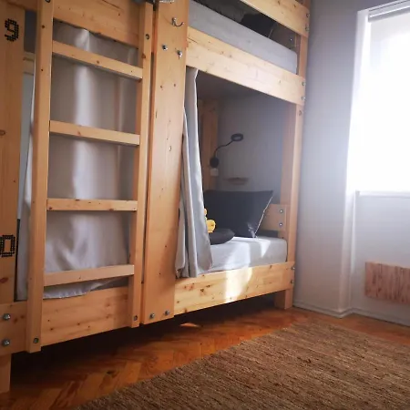 ホステル Family Surf - マフラ