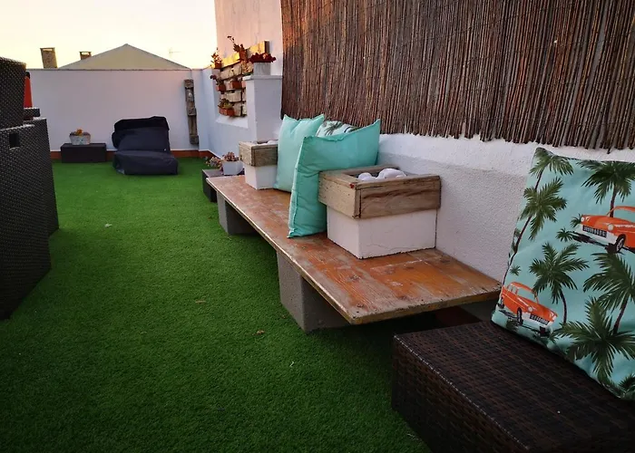 אכסניה Family Surf - *